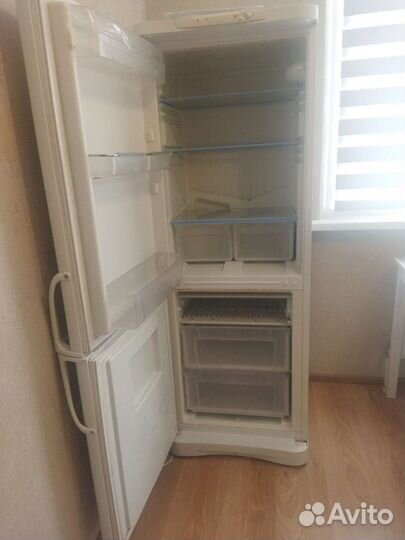 Холодильник indesit