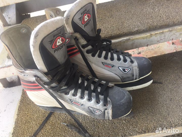 Коньки хоккейные