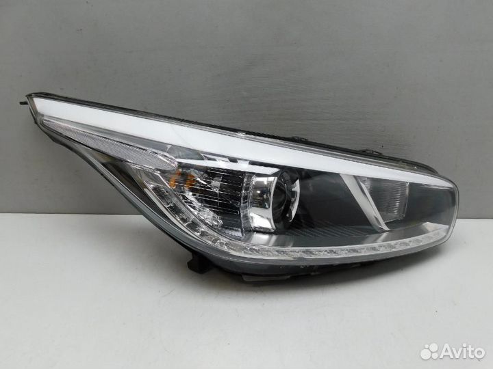 Фара правая Kia Ceed