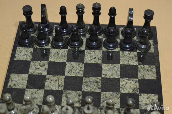 Шахматы из мрамора