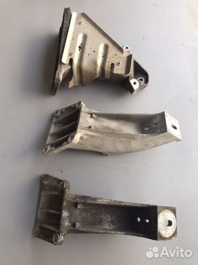 Крепление, лапа на Бмв Е39, с дв.М52,М54