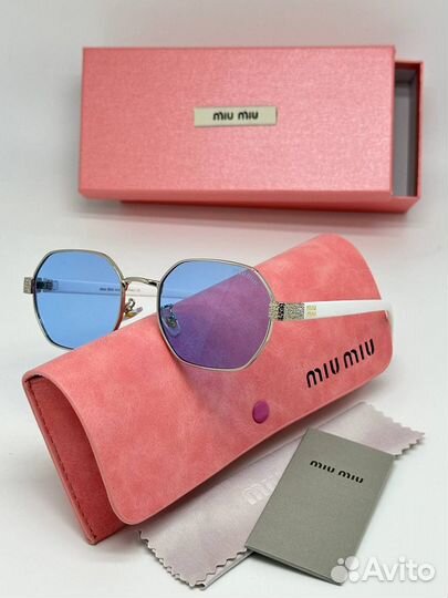 Солнцезащитные очки женские Miu Miu