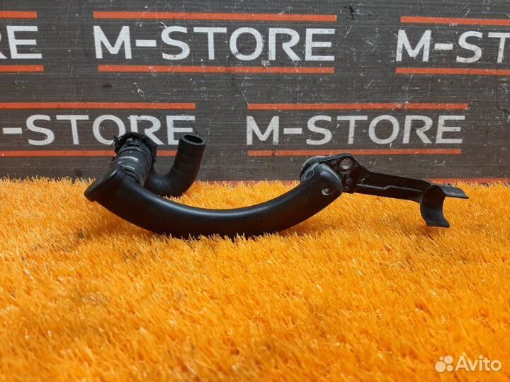 Патрубок системы охлаждения Mercedes-Benz E-Class