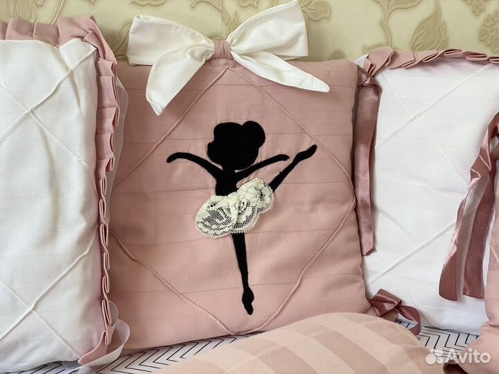 Бортики в кроватку ручная работа