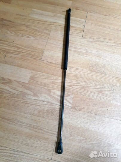 Амортизатор капота audi a4 (b5) ауди а4 (б5)