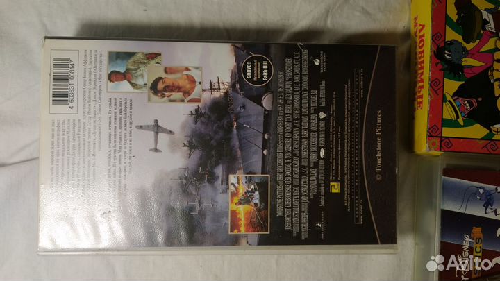 Фильмы и мультфильмы на видеокассетах