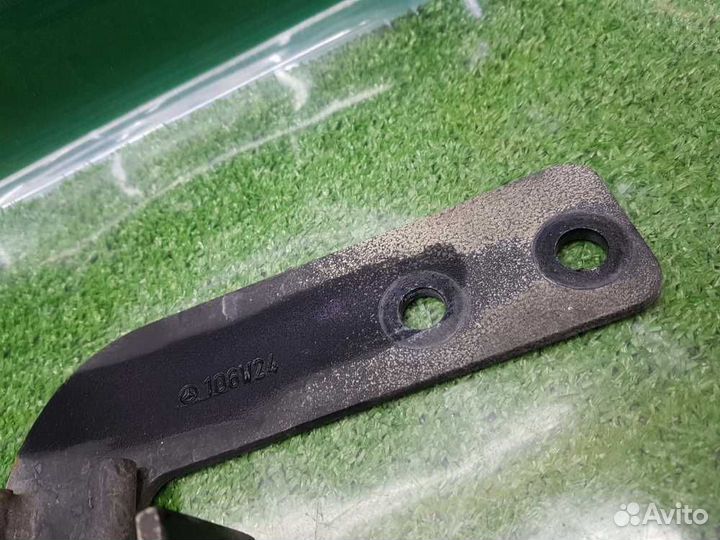 Буксировочный крюк Mercedes-Benz Viano W639