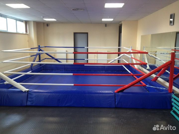 Ринг боксерский на помосте разборный