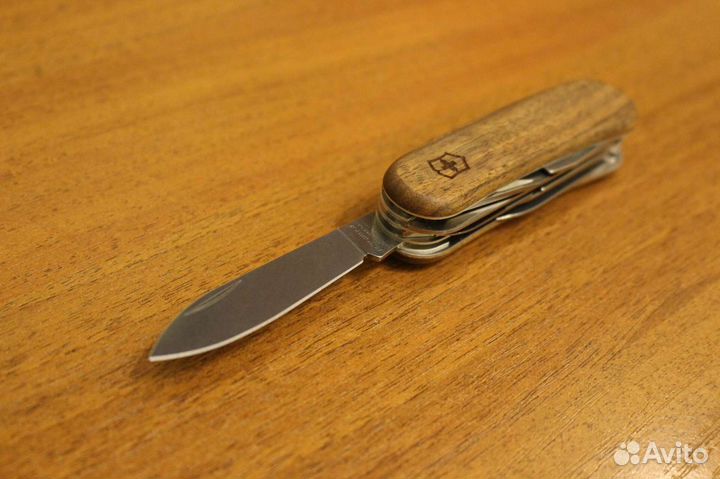 Victorinox EvoWood 17 (доставка с меня)