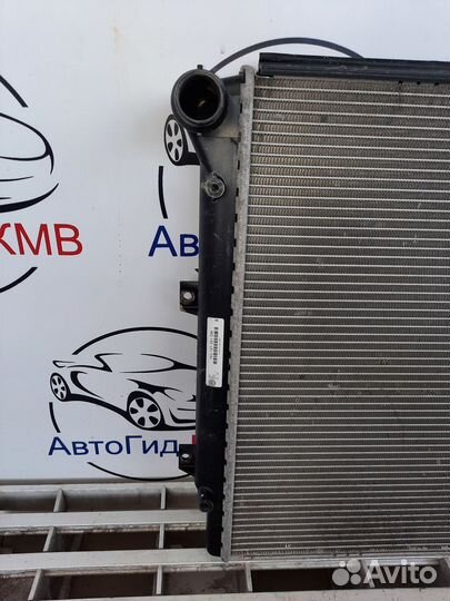 Радиатор охлаждения Volkswagen Touran