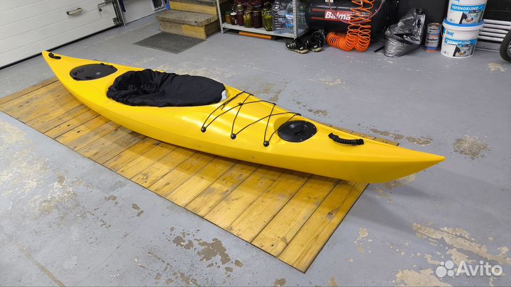 Пластиковый каяк