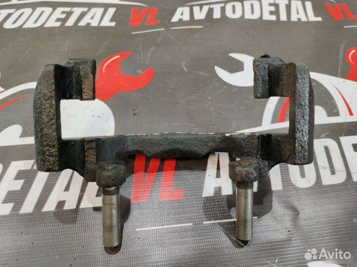 Скоба суппорта передняя правая Ford Fiesta хэтчбек