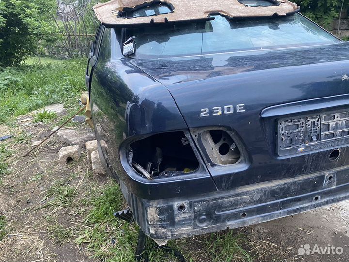 Задние Крылья Мерседес 210