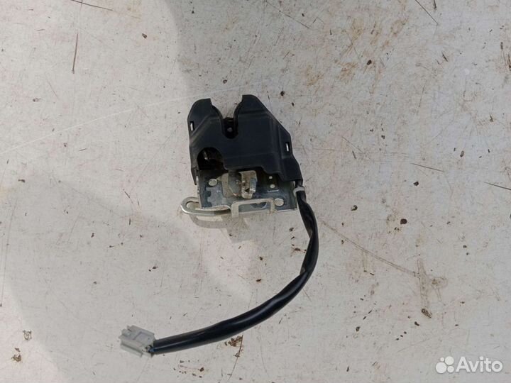 Замок крышки багажника Honda civic 4D FD