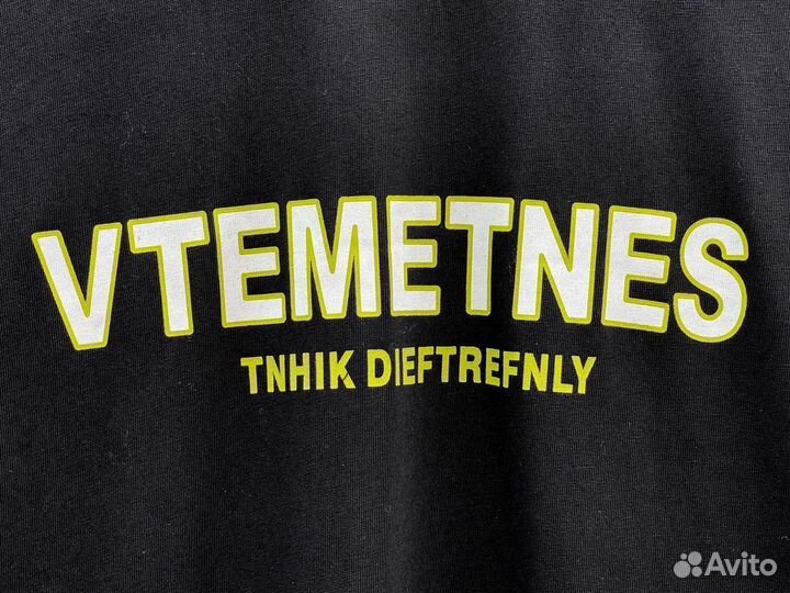 Футболка Vetements Think Dieftrefnly Black