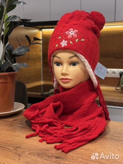 Комплект шапка и шарф для девочки