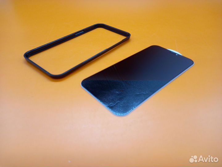 35819 Защитное закаленное стекло для iPhone 14 13