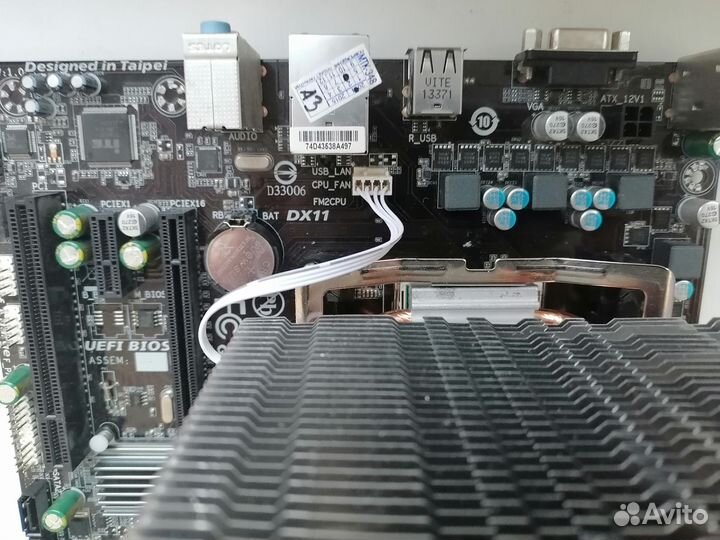 Материнская плата с процессором и кулером