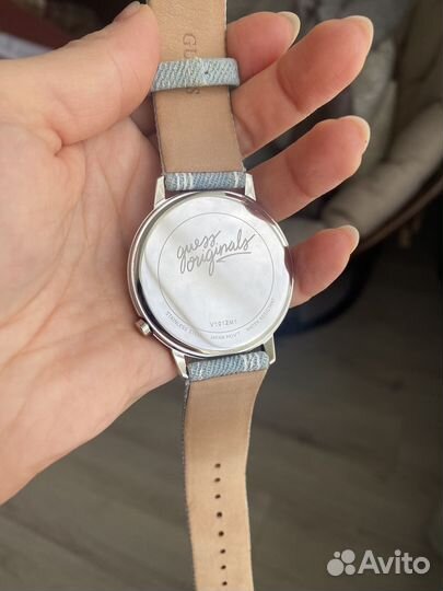 Часы наручные Guess