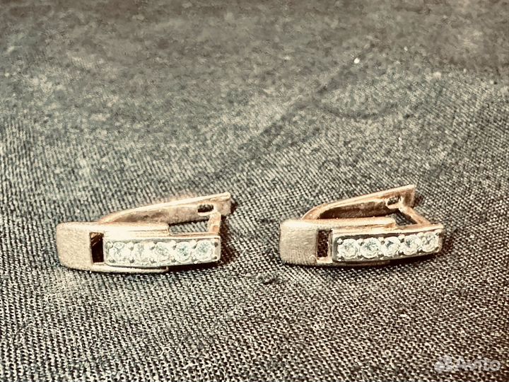 Золотые серьги с фианитами