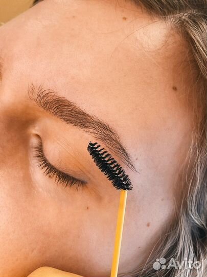 Оформление бровей, укладка