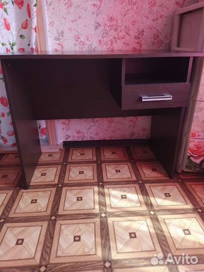 Письменный стол для школьника бу