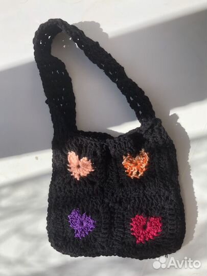 Вязаная сумочка/разноцветные сердечки
