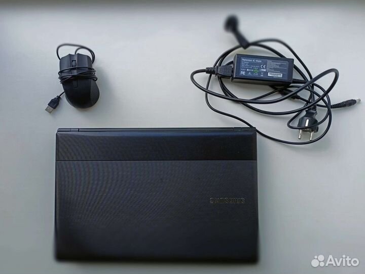 Ноутбук Samsung NP300E5C