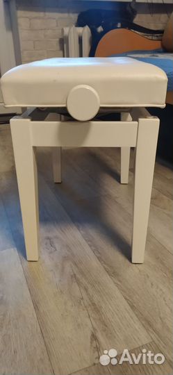 Банкетка для пианино