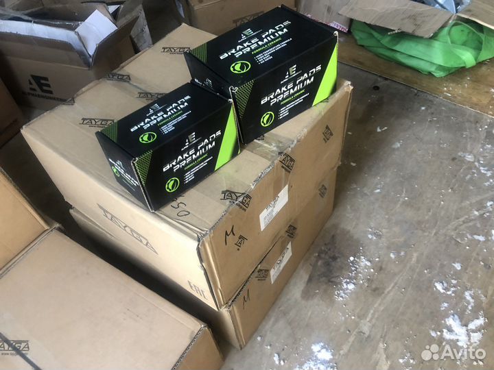 Тормозные колодки керамические TLC200