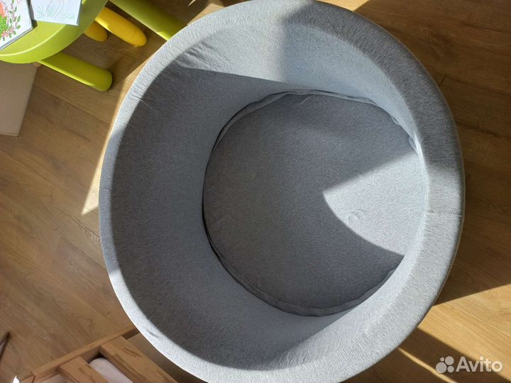 Сухой бассейн с шариками