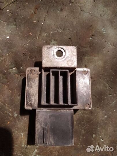 Реле свечей накала Меган 2