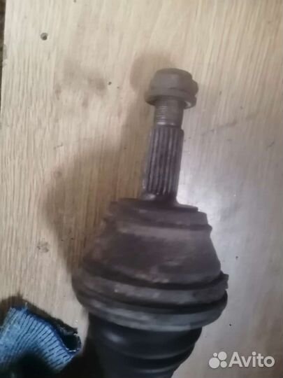 Привод правый, левый Volkswagen Passat B3