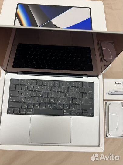 Macbook pro 14 m1 16 512