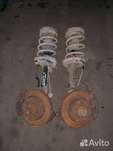 Стойки передние Opel Omega A