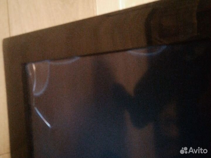 Телевизор samsung 32 дюйма (треснула матрица)