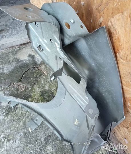 Правое крыло на LADA xray