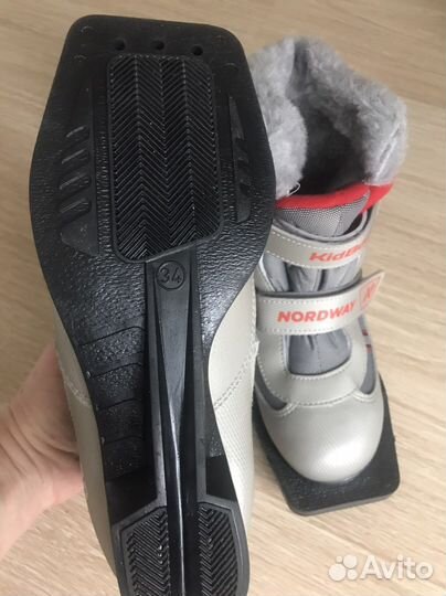 Лыжные ботинки