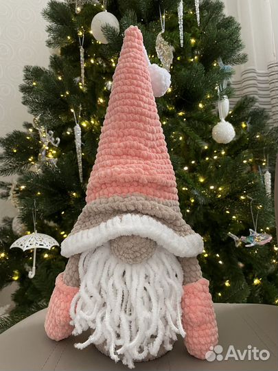 Новогодний плюшевый гном