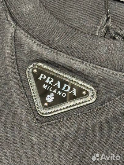 Футболка Prada