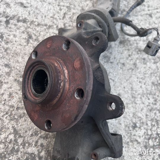 Поворотный кулак VW Passat B5+ audi A4 B5