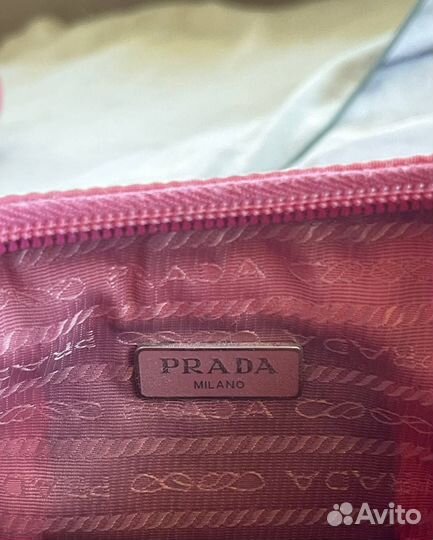 Сумка Prada Re-Edition 2000