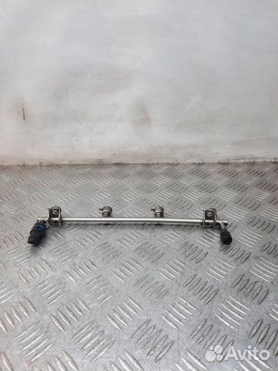 Топливная рампа Opel Vectra хэтчбэк 5 дв. 1.8