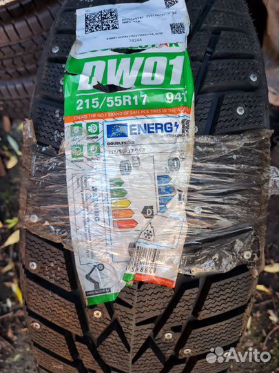 DoubleStar DW01 215/55 R17 94T