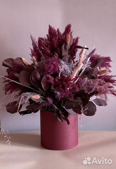 Копозиция из сухоцветов в коробке