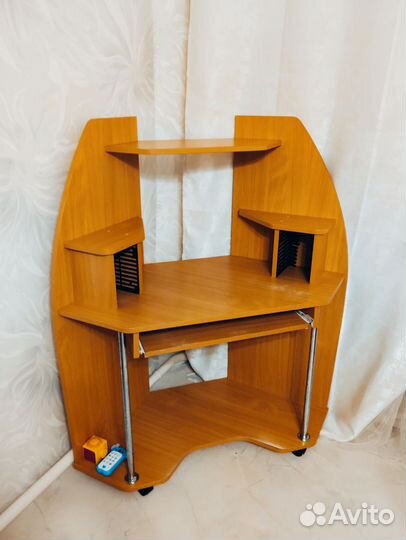 Компьютерный стол