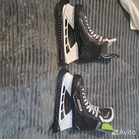 Коньки хоккейные 44 размер bauer