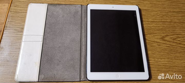 Планшет Apple iPad Air
