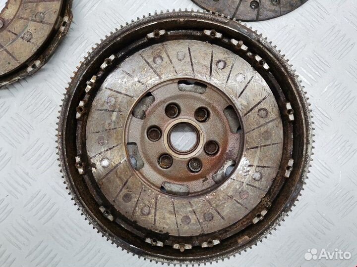 Маховик (демпфер сцепления) для Volkswagen Golf 4