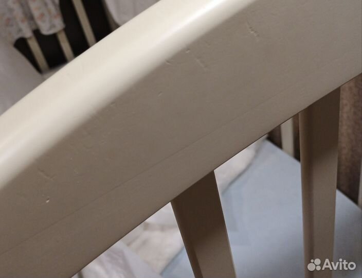 Детская кроватка с универсальным маятником